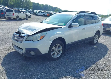 2013 Subaru Outback 2.5I Premium z USA, uszkodzony, nr VIN 4S4BRCCC5D3202483